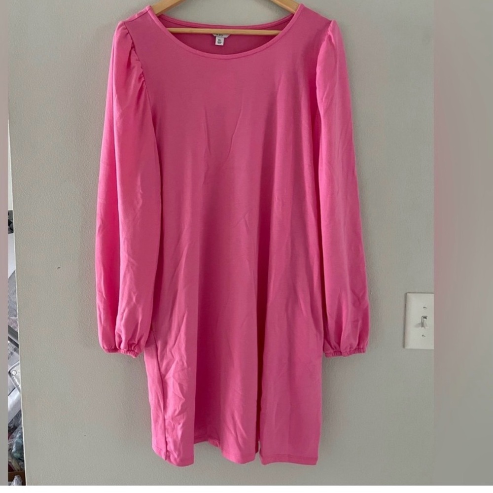 Crown & Ivy Vibrant Pink Puff Sleeve Dress